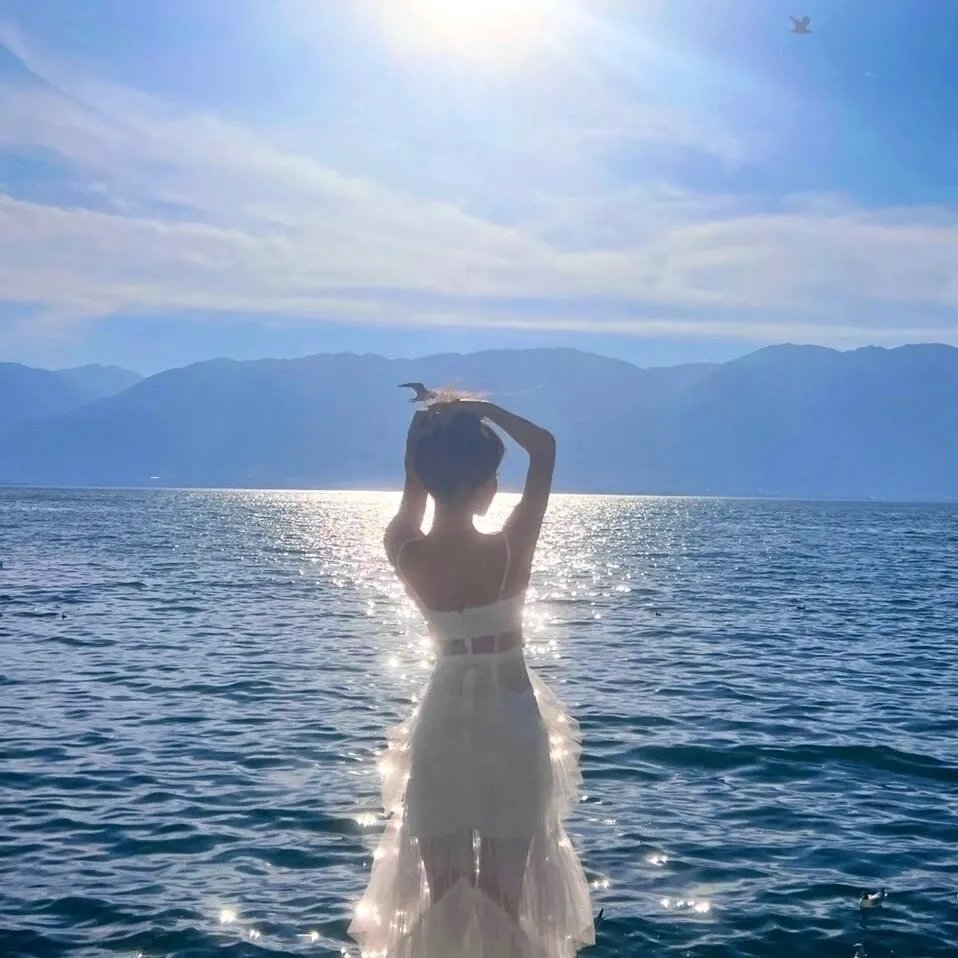 春花娇美可人儿
